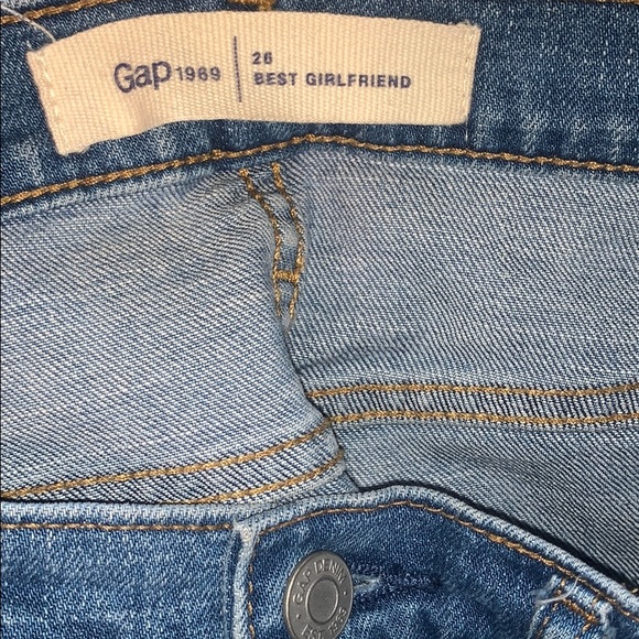 💙✨ GAP 1969 girlfriend jeans 👖 - Picture 3 of 3